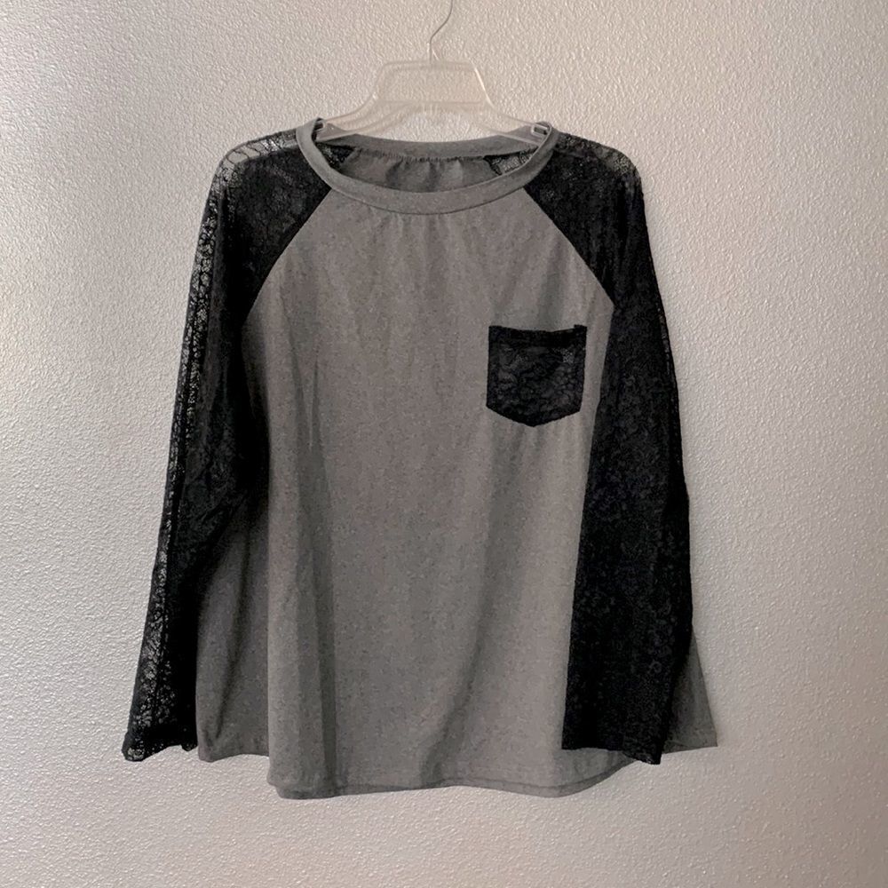 🟢3 items for $20 SHEIN Curve lace raglan sleeves top chest pocket